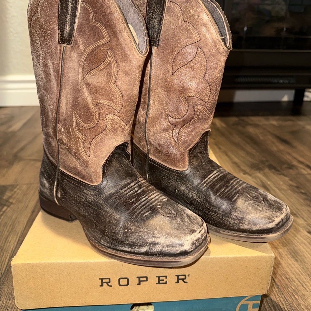 Roper Two-Tone Leather Western Boots